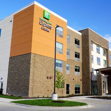 Holiday Inn Express & Suites Omaha - Millard Area, An Ihg Hotel מראה חיצוני תמונה