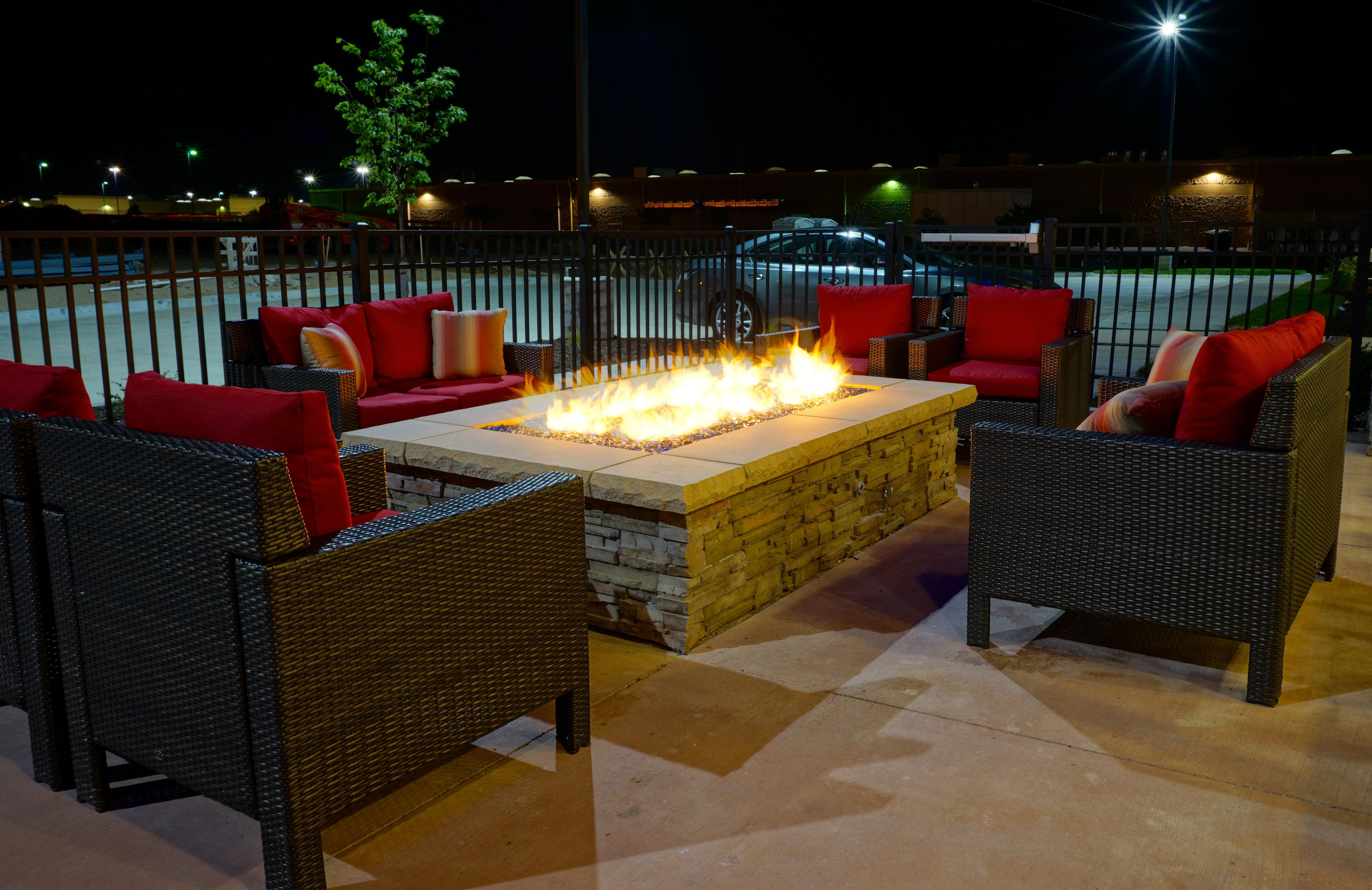 Holiday Inn Express & Suites Omaha - Millard Area By Ihg מראה חיצוני תמונה
